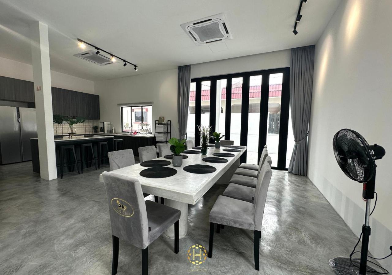 The Luxurious 27, Johor Bahru Villa Exterior photo