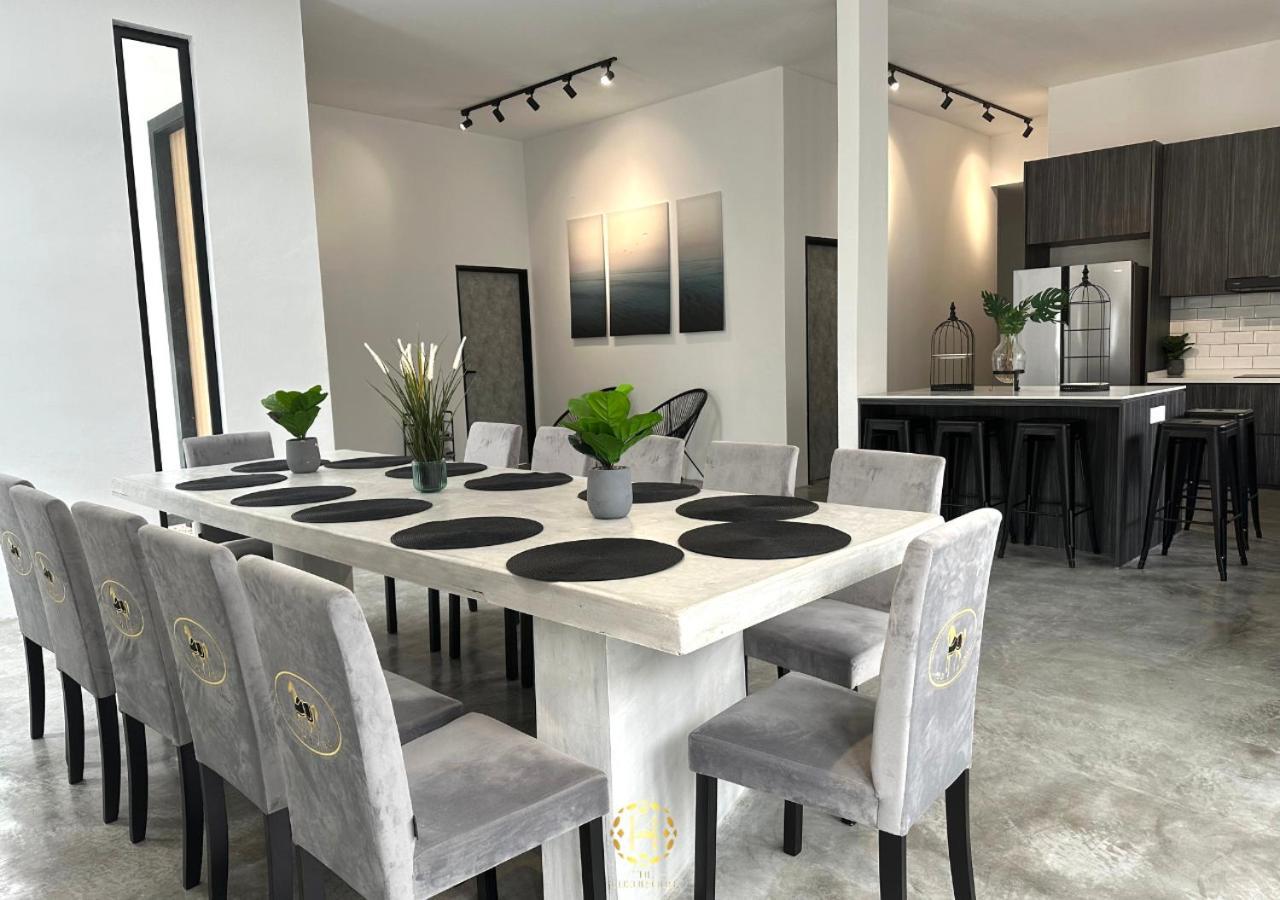 The Luxurious 27, Johor Bahru Villa Exterior photo