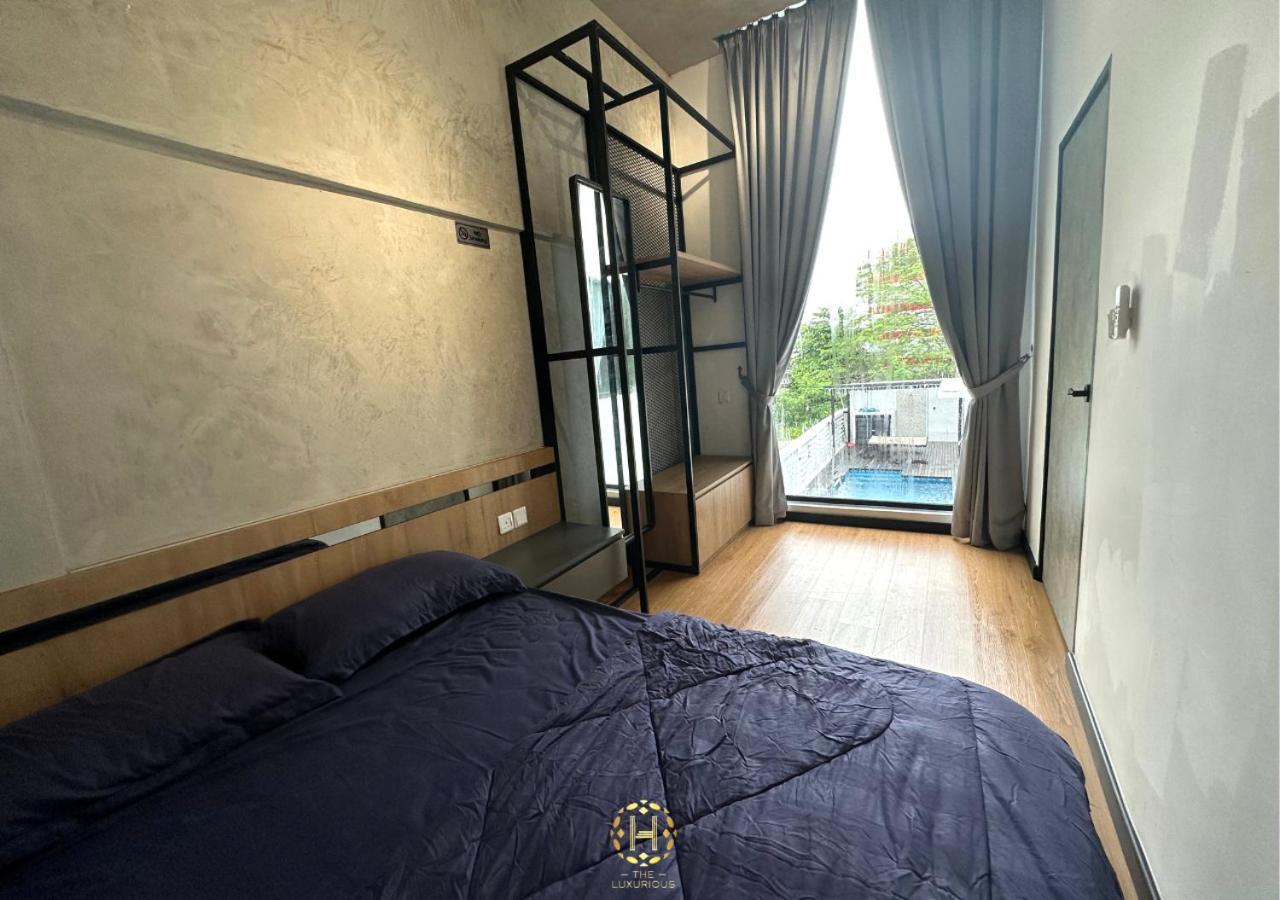 The Luxurious 27, Johor Bahru Villa Exterior photo