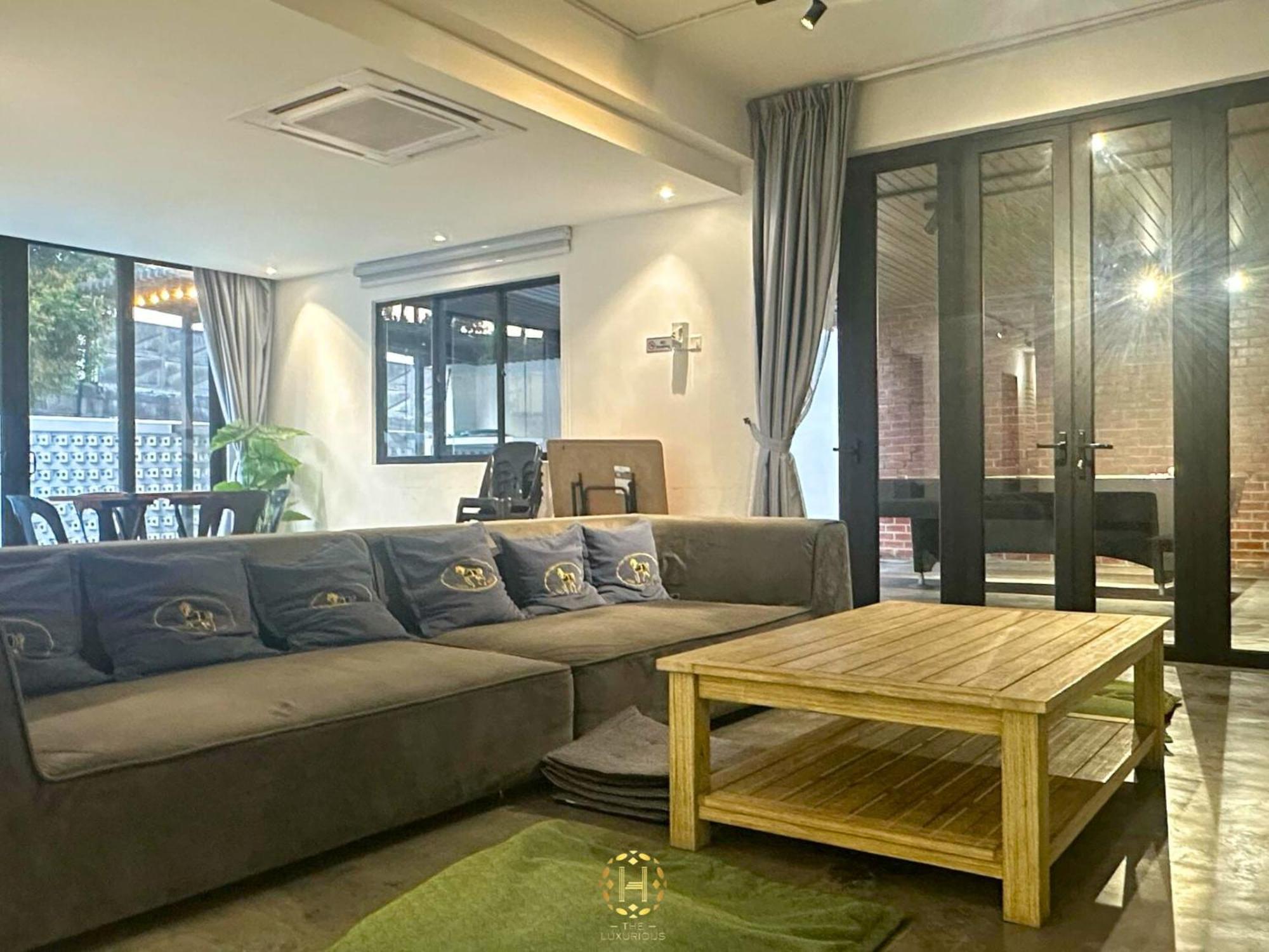 The Luxurious 27, Johor Bahru Villa Exterior photo